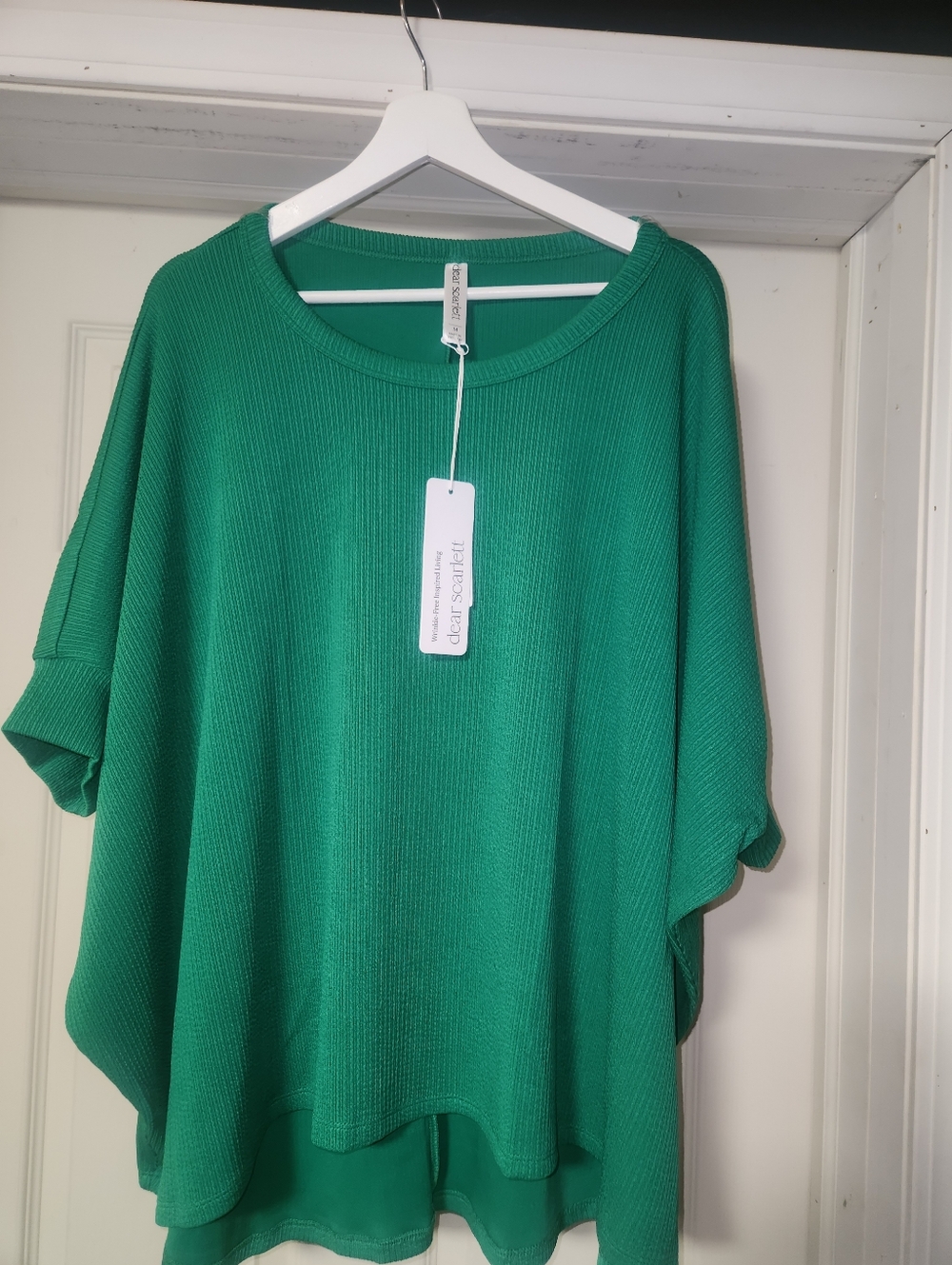 NWT Dear Scarlett Oversized Emerald Green Top – Size M